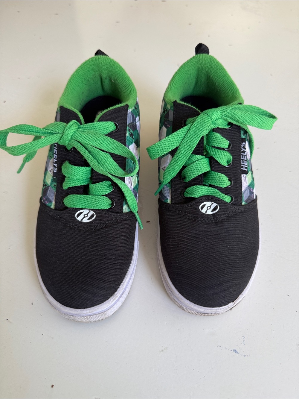 Heelys Kids Black and Bright Green Minecraft Sneakers